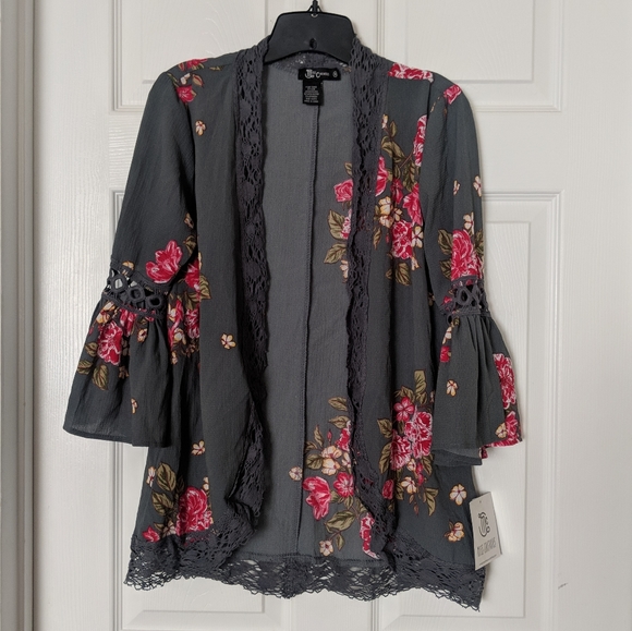 Miss Chievous Tops - 🛍️ Kimono Style Floral Cover Up